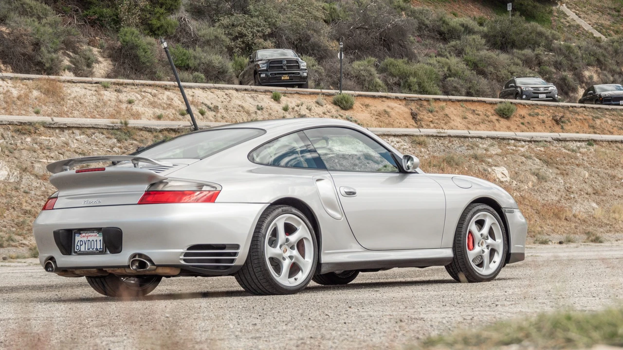 2002 Porsche 996 Turbo - Image 13 of 31