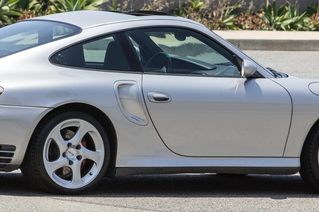 2002 Porsche 996 Turbo - Image 30 of 31