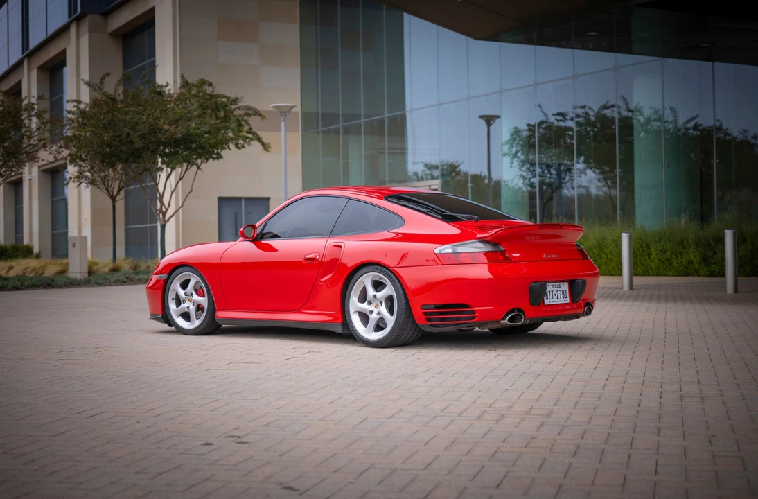 2002 Porsche 996 Turbo - Image 25 of 31