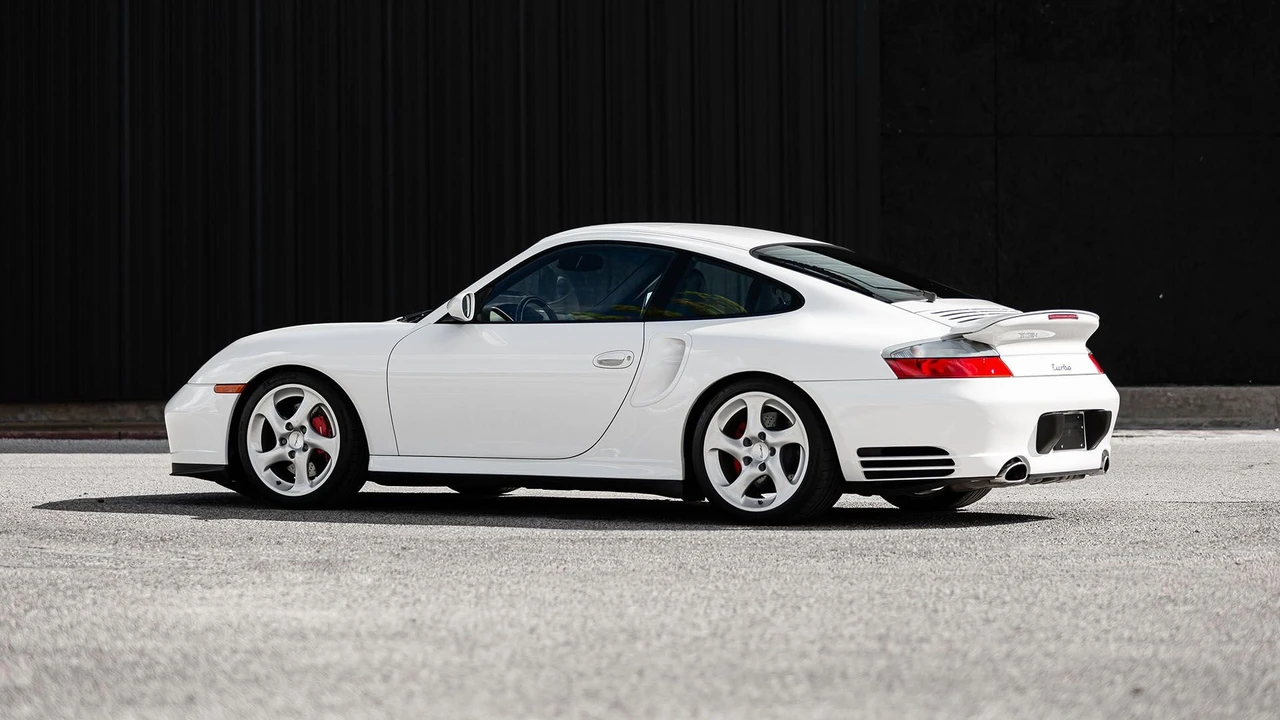 2002 Porsche 996 Turbo - Image 10 of 31