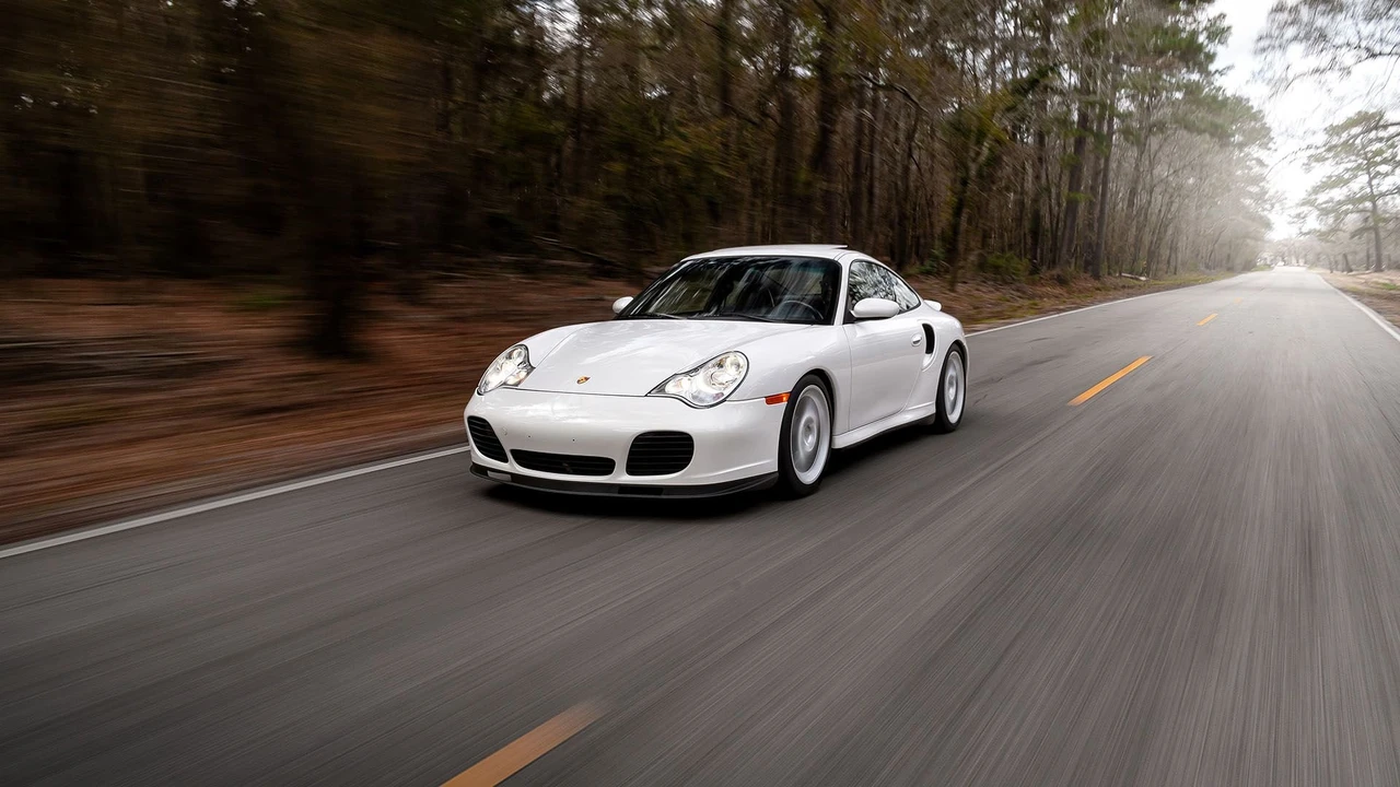 2002 Porsche 996 Turbo - Image 13 of 31
