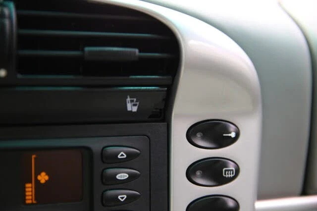 2002 Porsche 996 Carrera - Image 28 of 31