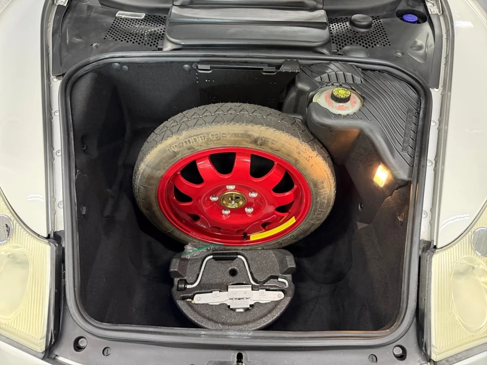 2002 Porsche 911 - Image 19 of 24