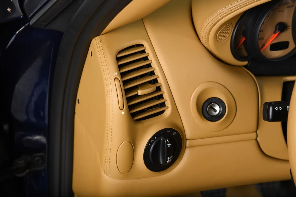 2002 Porsche 996 Carrera - Image 9 of 31