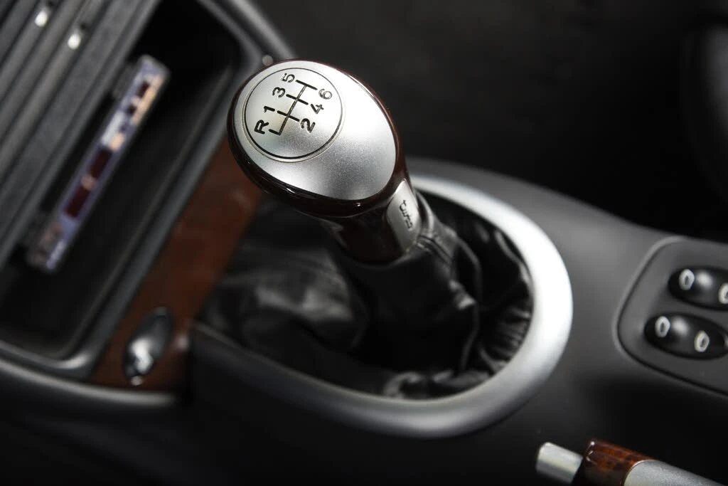 2002 Porsche 996 Carrera - Image 26 of 31