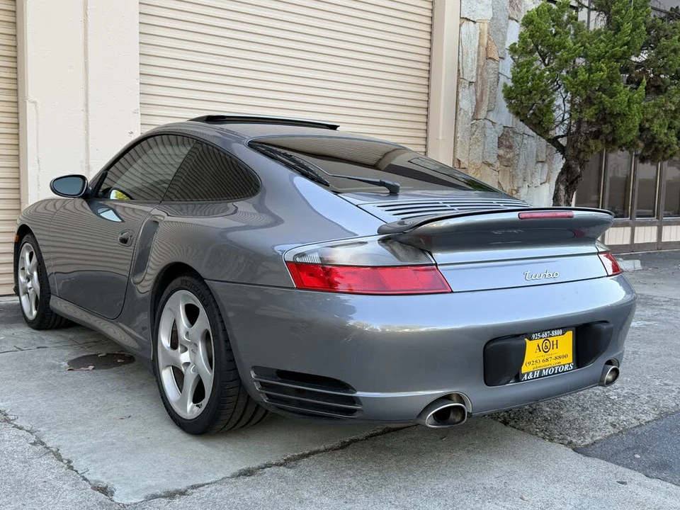 2002 Porsche 996 Carrera - Image 16 of 17