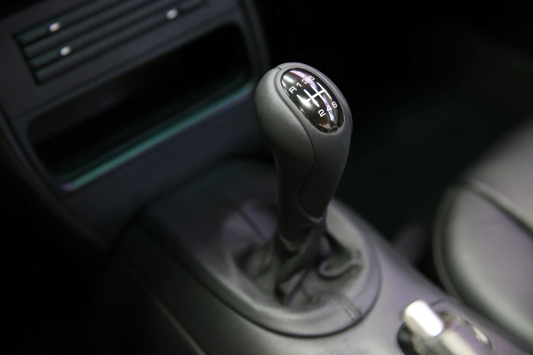 2002 Porsche 996 Carrera - Image 15 of 31