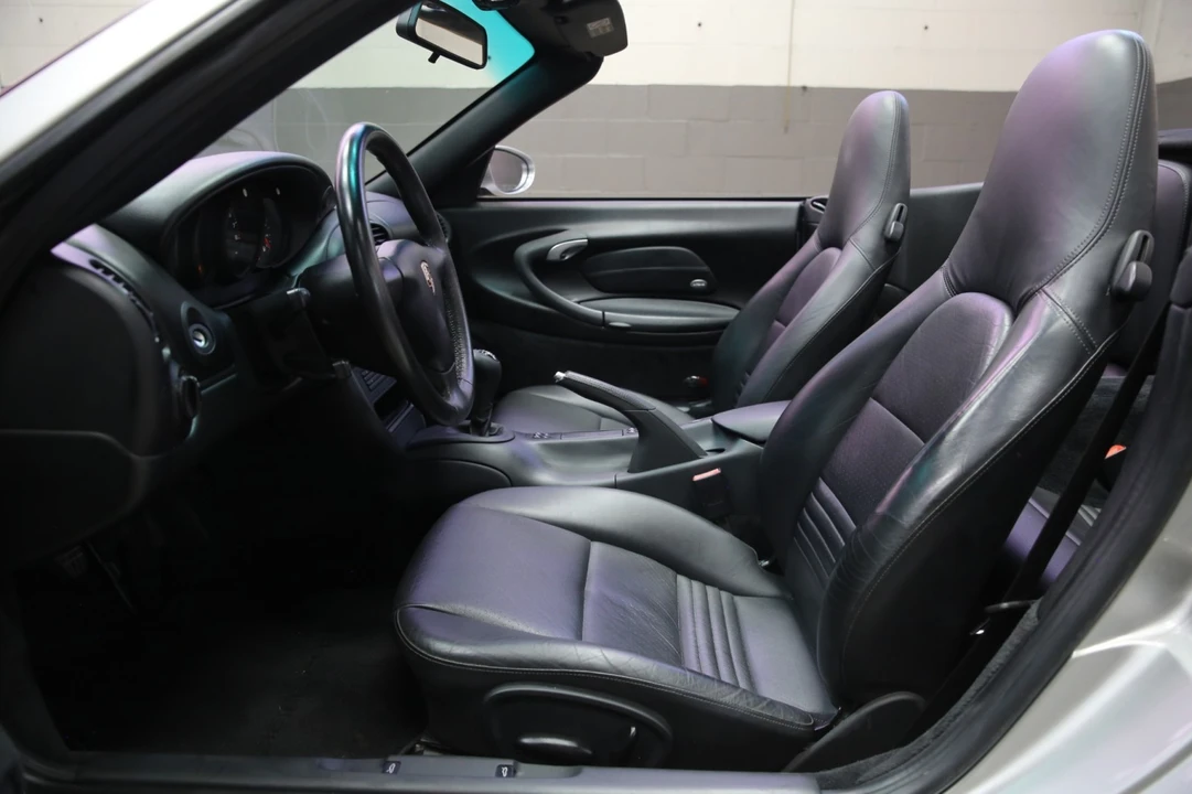 2002 Porsche 996 Carrera - Image 27 of 31