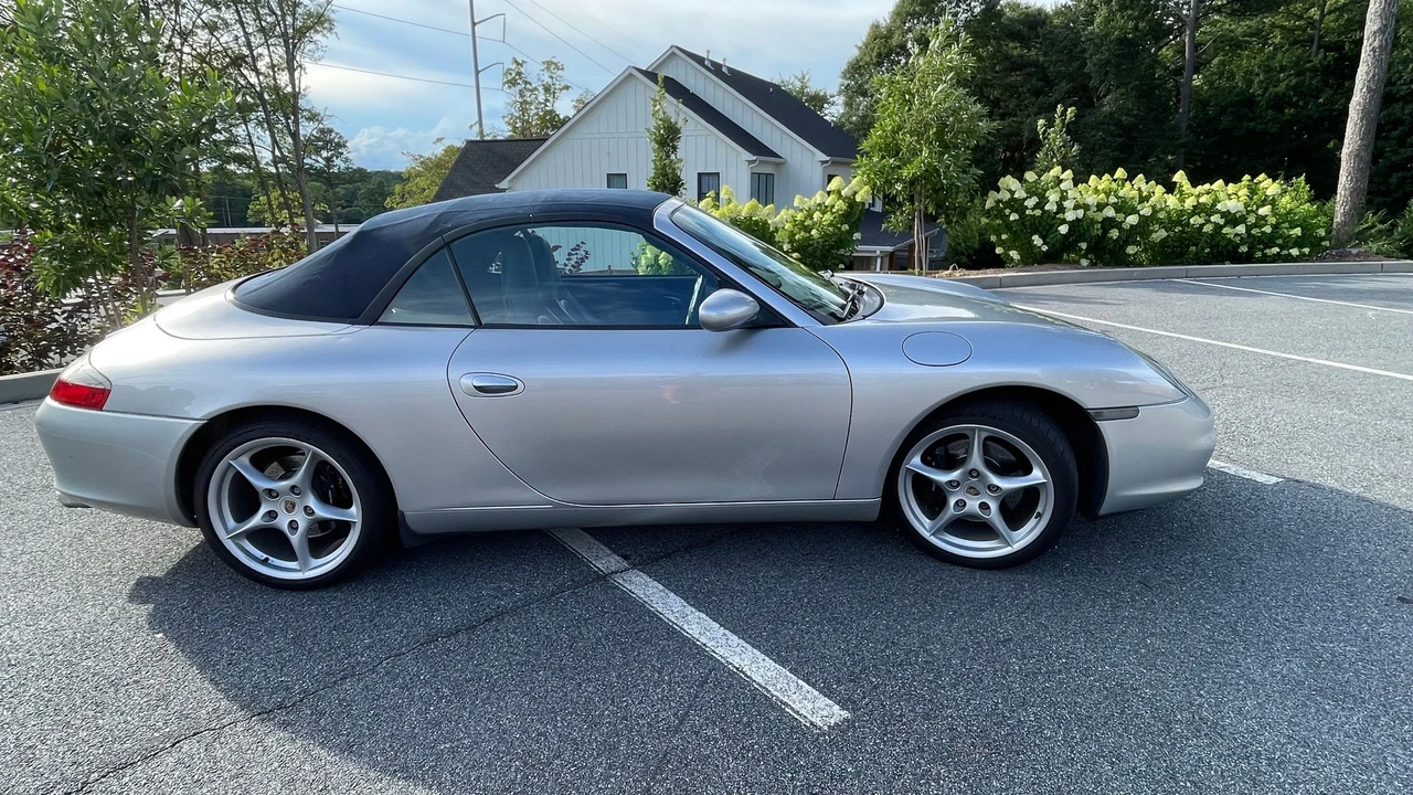 2002 Porsche 996 Carrera - Image 10 of 31