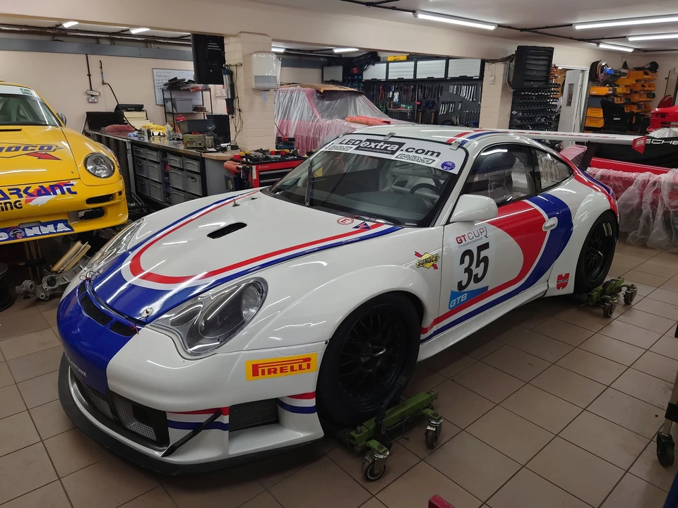 2002 Porsche 996 GT3 - Image 4 of 10