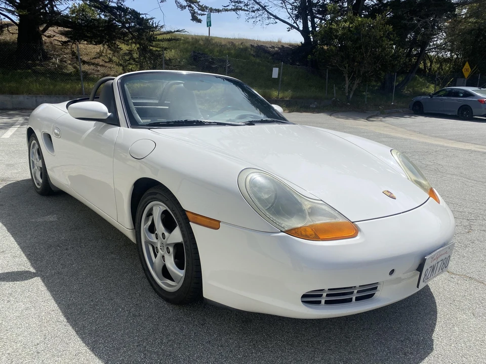 2002 Porsche 986 Boxster - Image 11 of 31