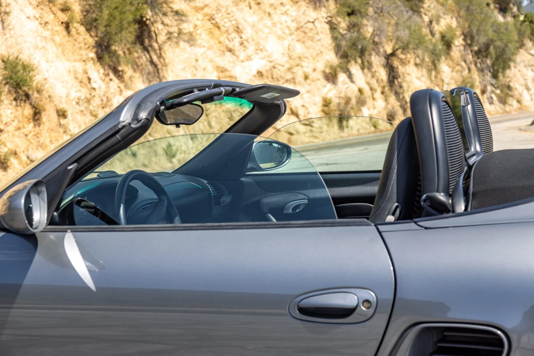 2002 Porsche 986 Boxster - Image 27 of 31