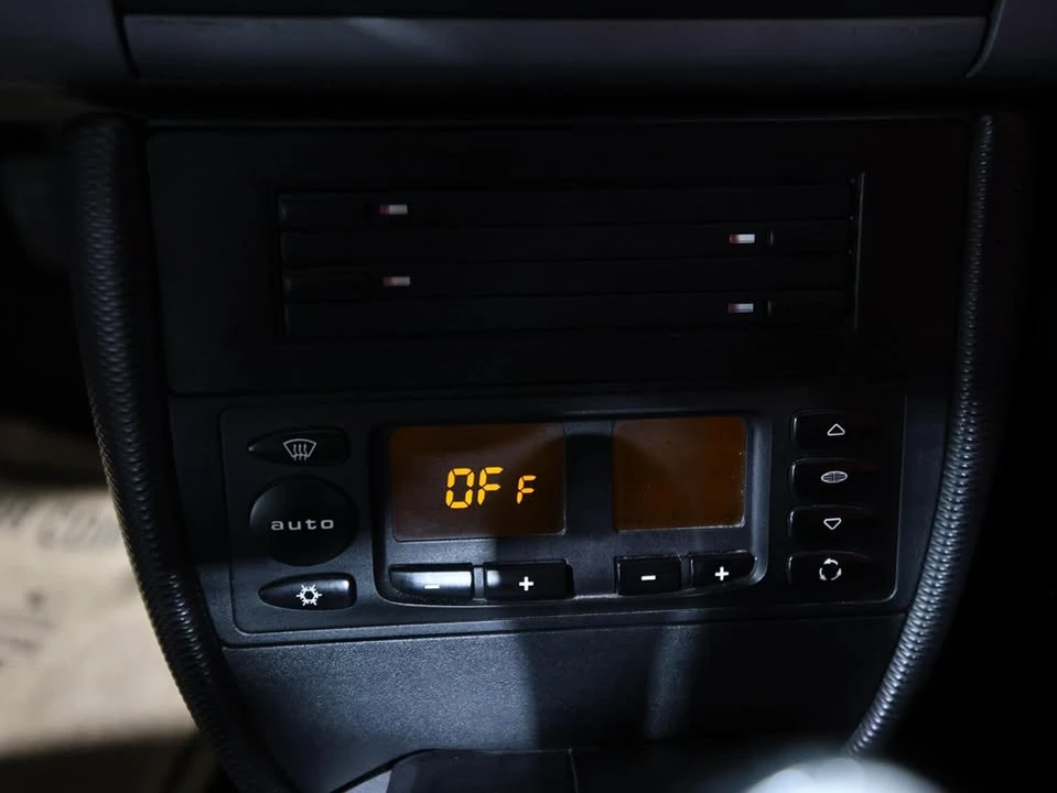 2002 Porsche 986 Boxster - Image 15 of 18