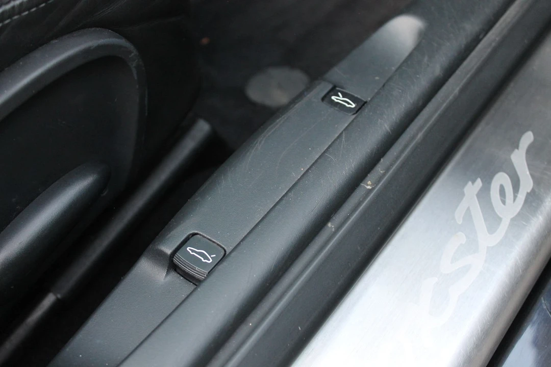 2002 Porsche 986 Boxster S - Image 23 of 30