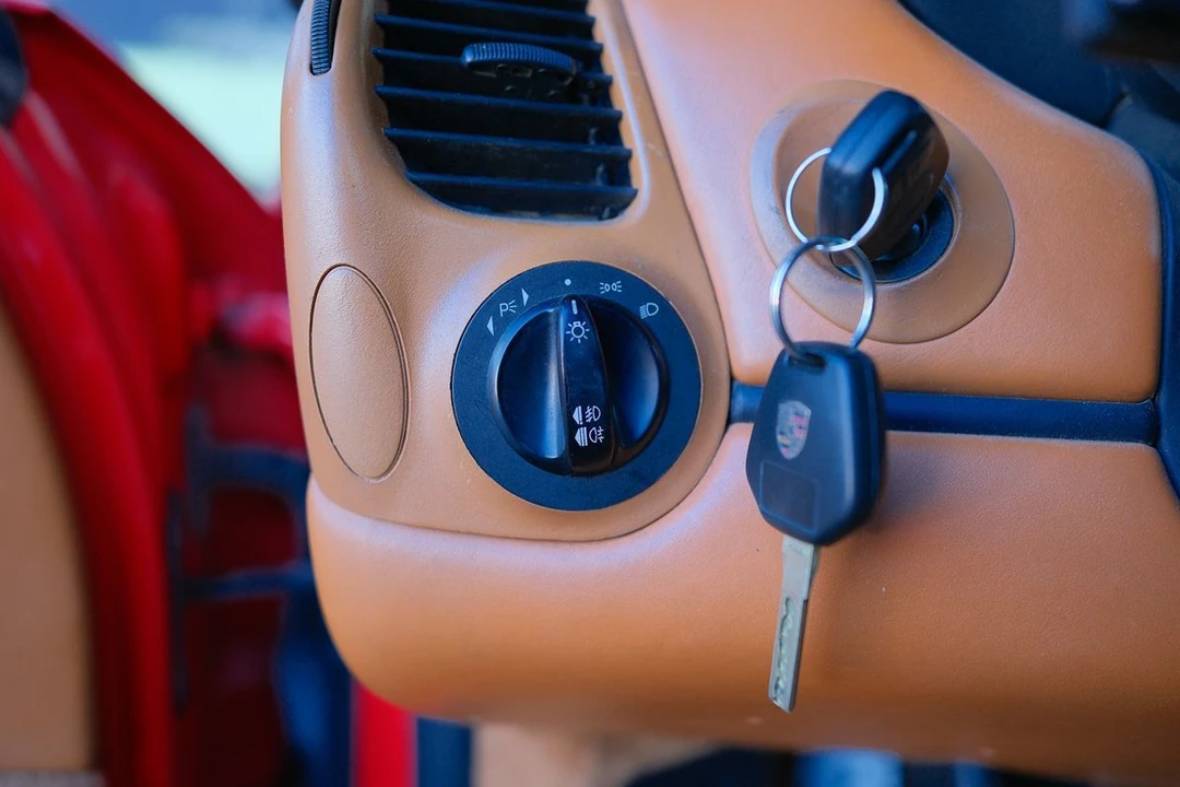 2002 Porsche 986 Boxster S - Image 13 of 31