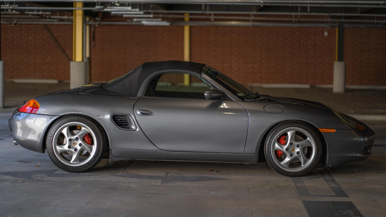 2002 Porsche 986 Boxster S - Image 11 of 31