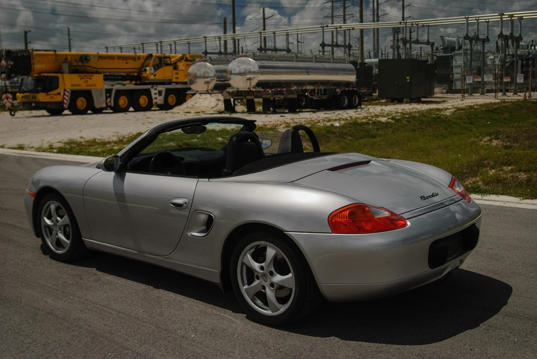 2002 Porsche 986 Boxster - Image 17 of 31