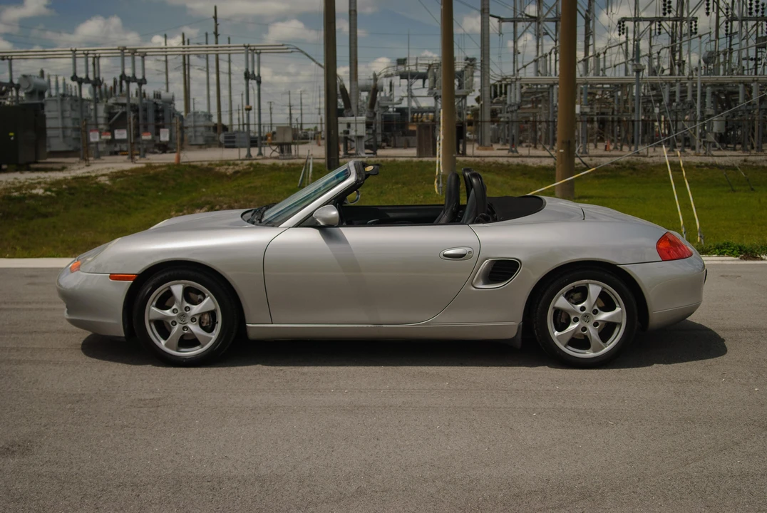 2002 Porsche 986 Boxster - Image 13 of 31