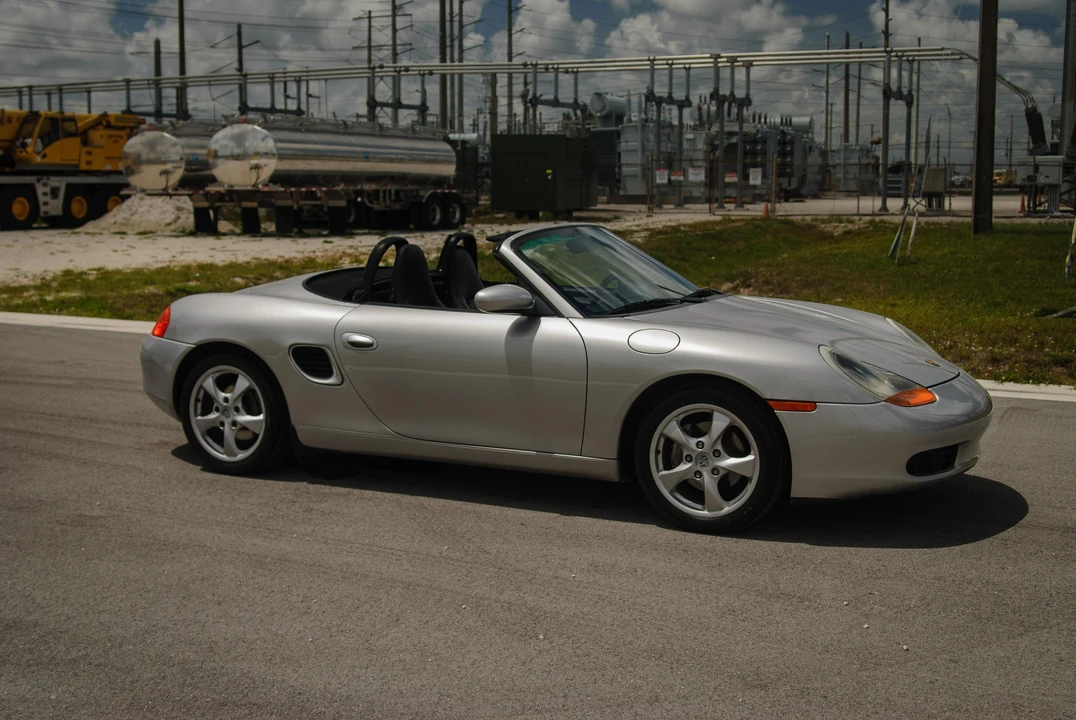 2002 Porsche 986 Boxster - Image 24 of 31