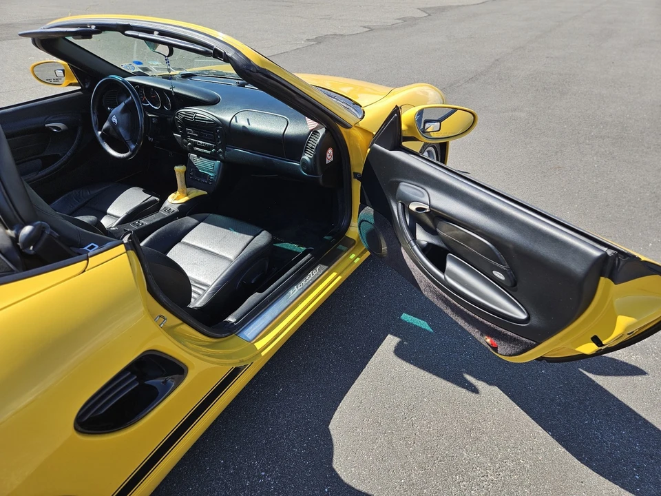 2002 Porsche 986 Boxster - Image 11 of 31