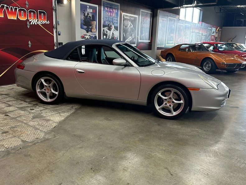 2002 Porsche 996 Carrera - Image 10 of 31