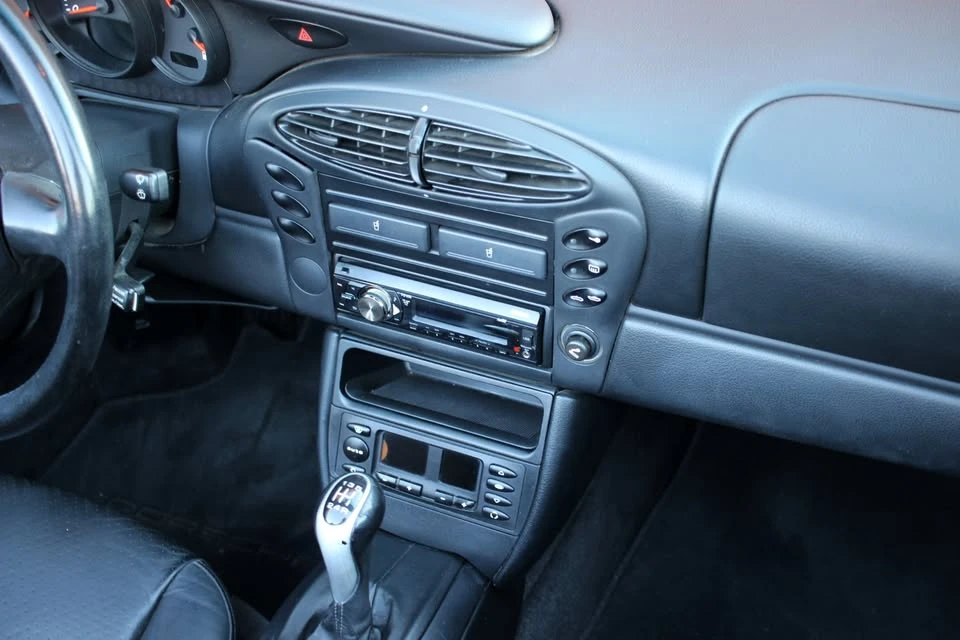 2002 Porsche 986 Boxster - Image 13 of 18