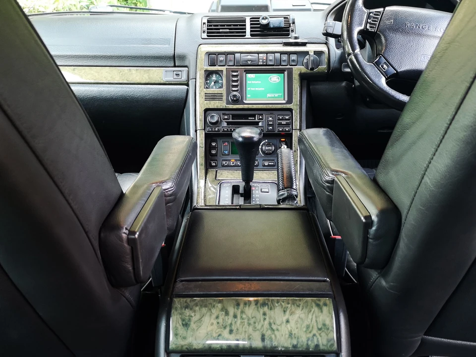 2002 Land Rover Range Rover P38A - Image 8 of 9