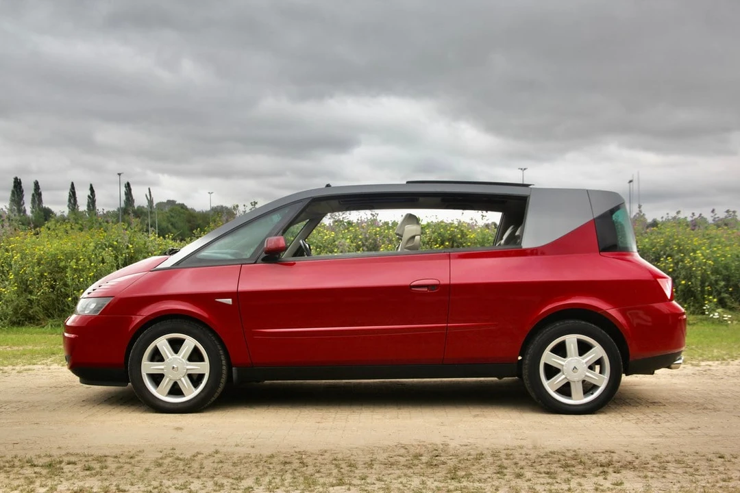 2002 Renault - Image 11 of 30