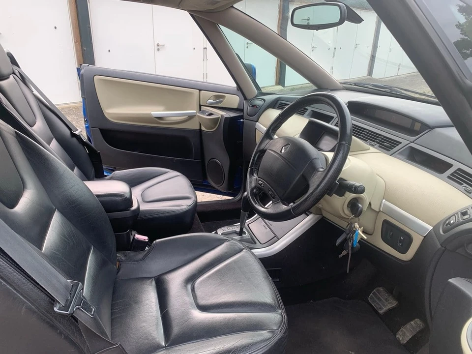 2002 Renault - Image 11 of 30