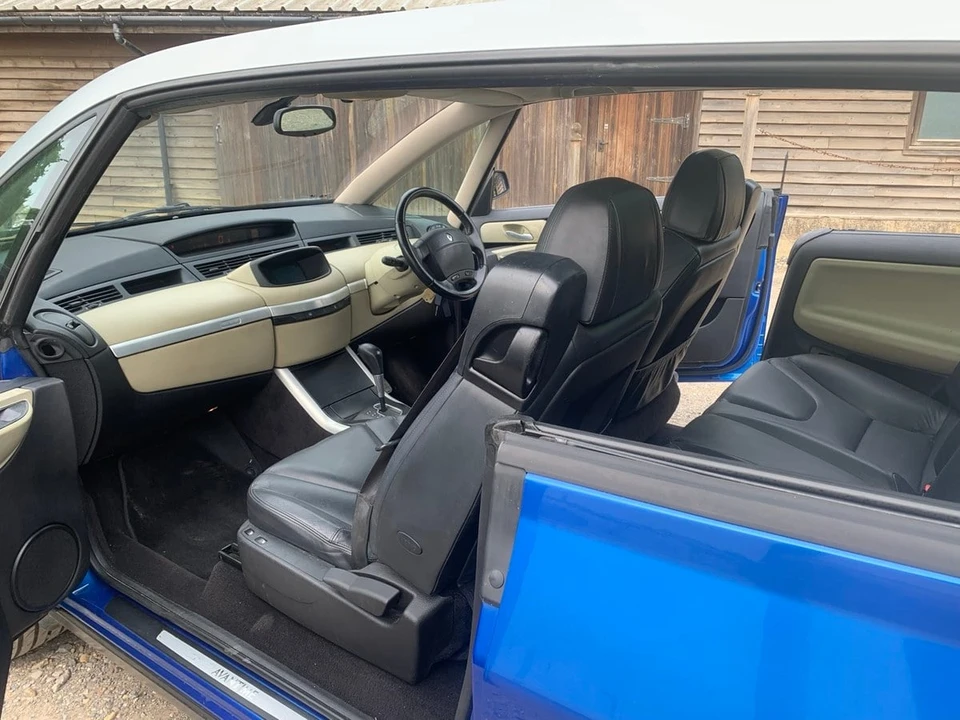 2002 Renault - Image 18 of 30