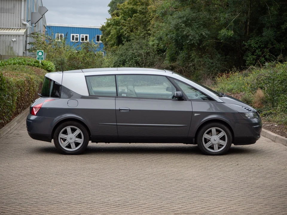 2002 Renault - Image 6 of 30