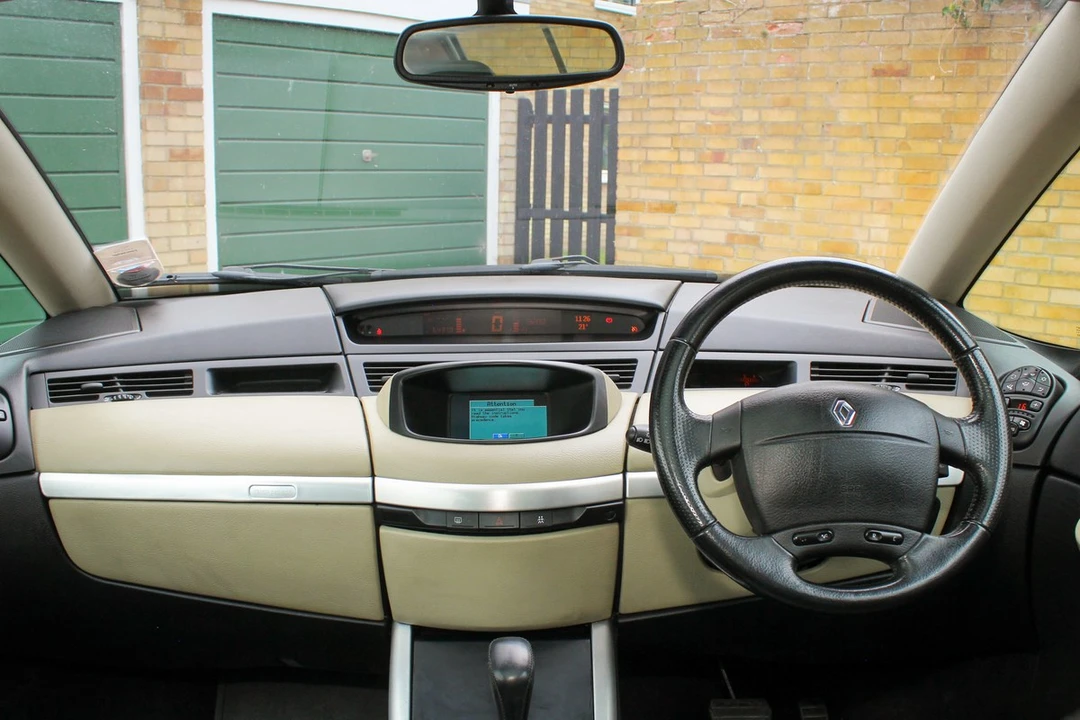 2002 Renault - Image 6 of 30