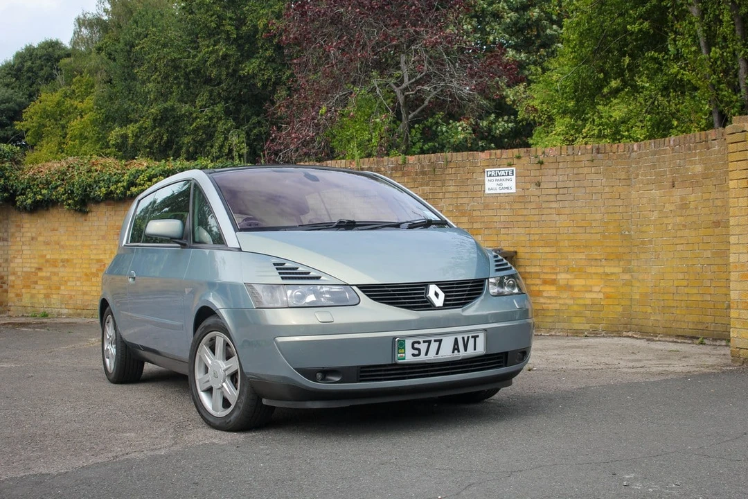 2002 Renault - Image 11 of 30
