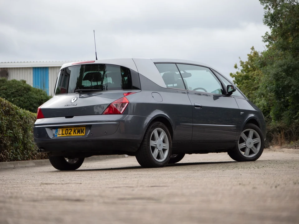2002 Renault - Image 14 of 30