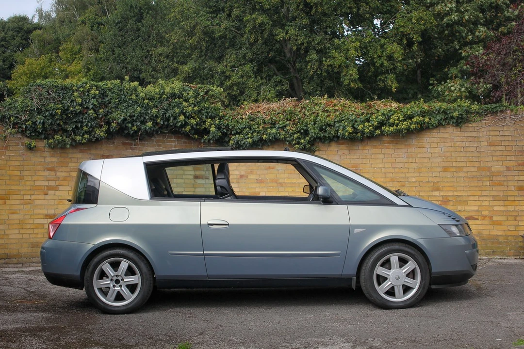 2002 Renault - Image 28 of 30