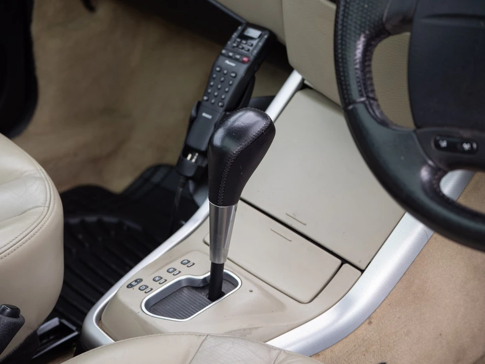 2002 Renault - Image 25 of 30