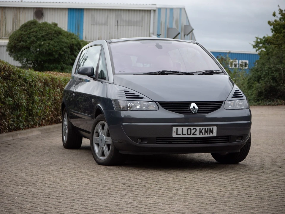 2002 Renault - Image 2 of 30
