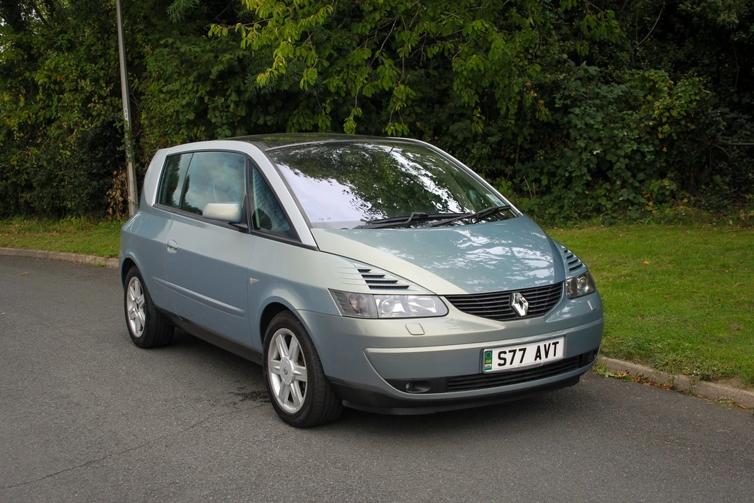 2002 Renault - Image 2 of 30