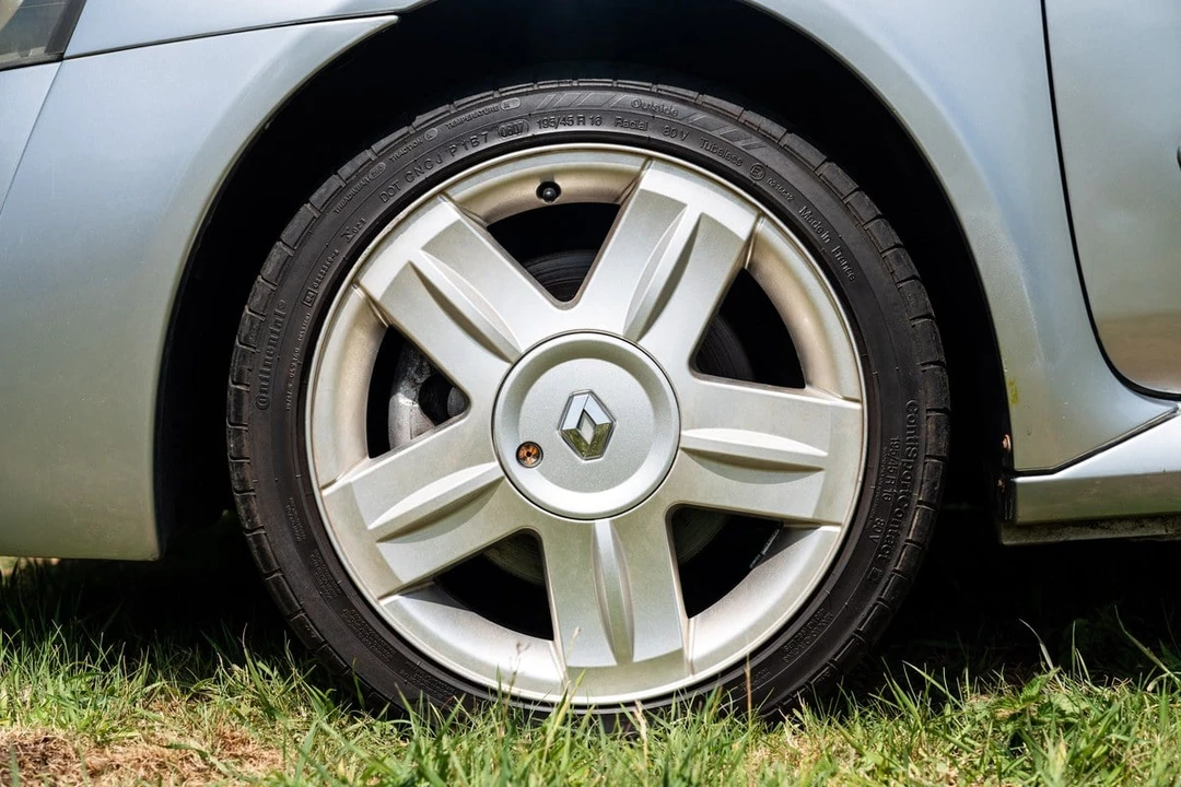 2002 Renault Clio 2nd Gen - Image 5 of 30