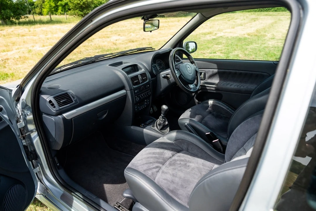 2002 Renault Clio 2nd Gen - Image 11 of 30