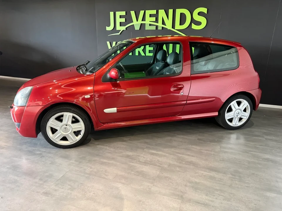 2002 Renault Clio 2nd Gen - Image 11 of 30