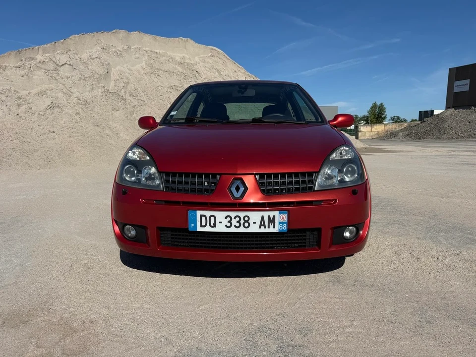 2002 Renault Clio 2nd Gen - Image 2 of 30