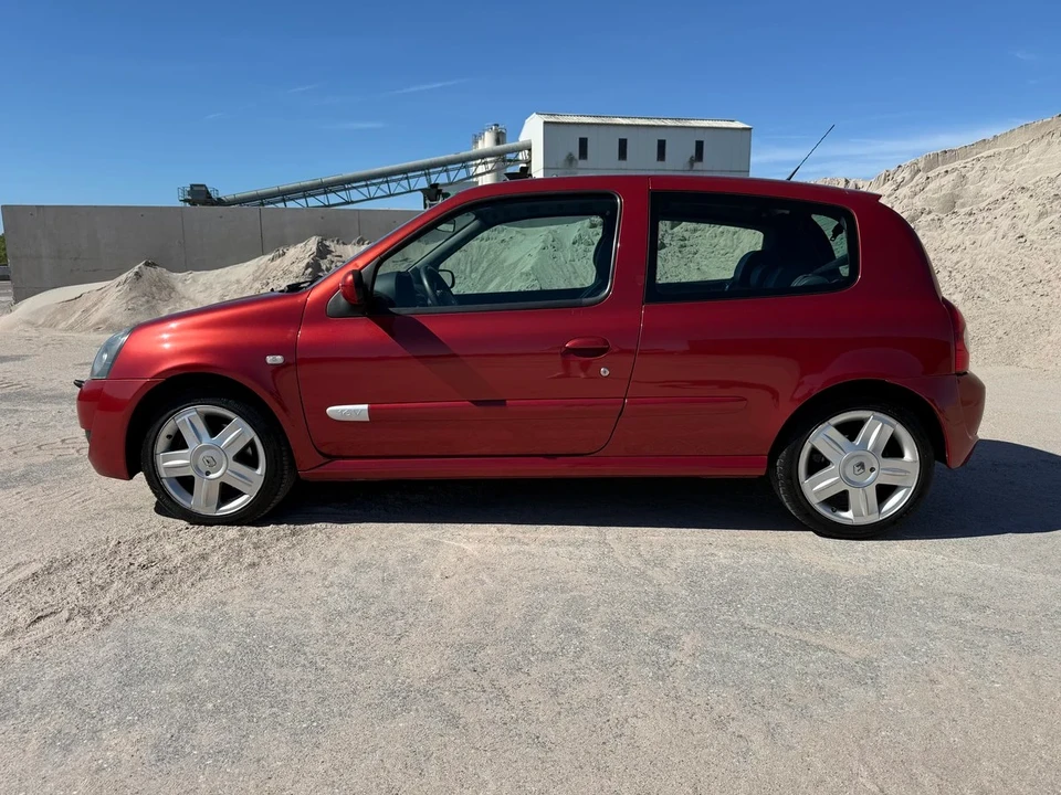 2002 Renault Clio 2nd Gen - Image 5 of 30