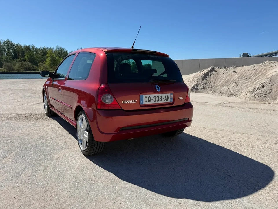 2002 Renault Clio 2nd Gen - Image 7 of 30