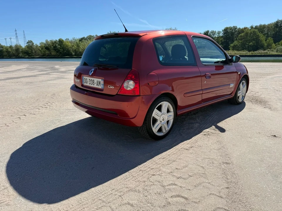2002 Renault Clio 2nd Gen - Image 8 of 30