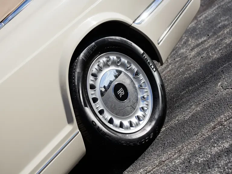 2002 Rolls-Royce Corniche Series V - Image 30 of 31