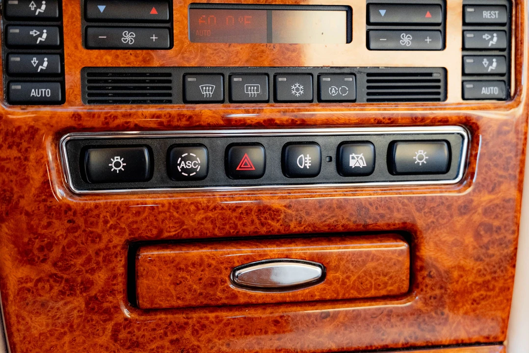 2002 Rolls-Royce Silver Seraph - Image 15 of 31