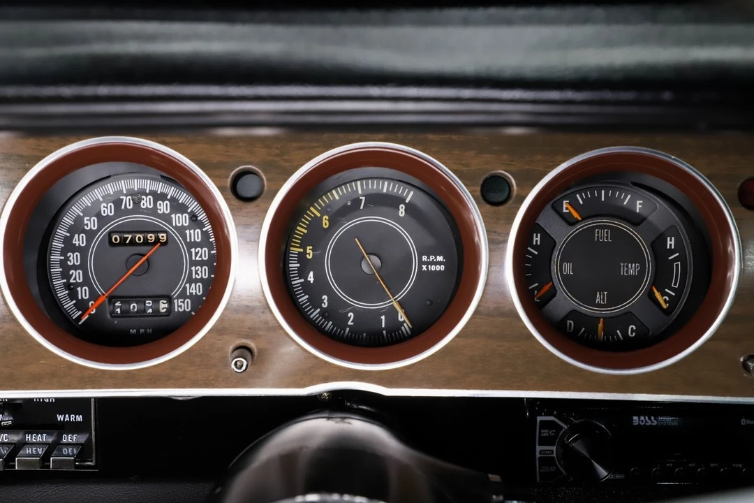 2002 Dodge Challenger - Image 16 of 31