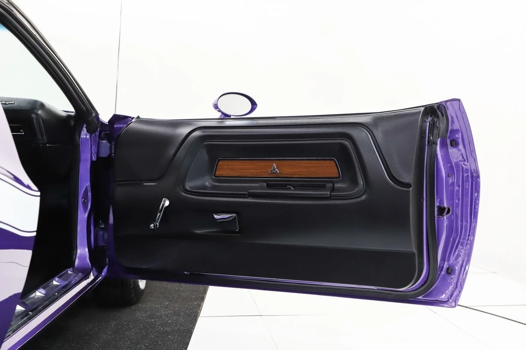 2002 Dodge Challenger - Image 26 of 31