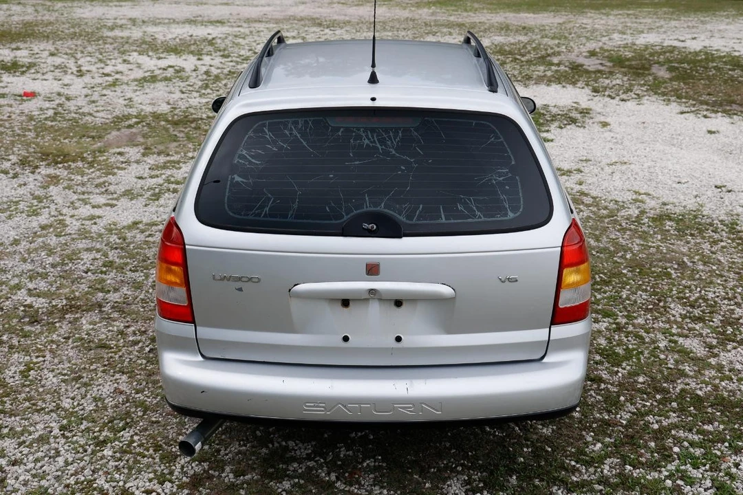 2002 Saturn - Image 9 of 21